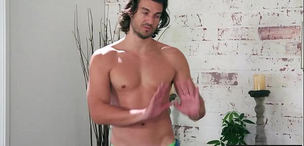 trendsClient made distracted babe Paige Owens so happy after she massage his body